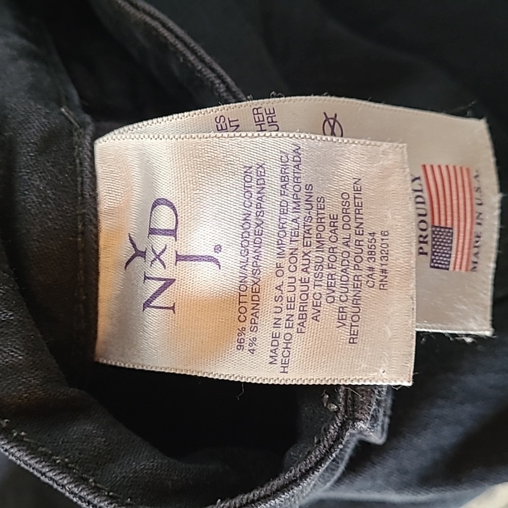 NYDJ Not Your Daughters Black Denim Jeans Mini Bootcut Lift & Tuck Sz 6 Tall EUC - Picture 10 of 11